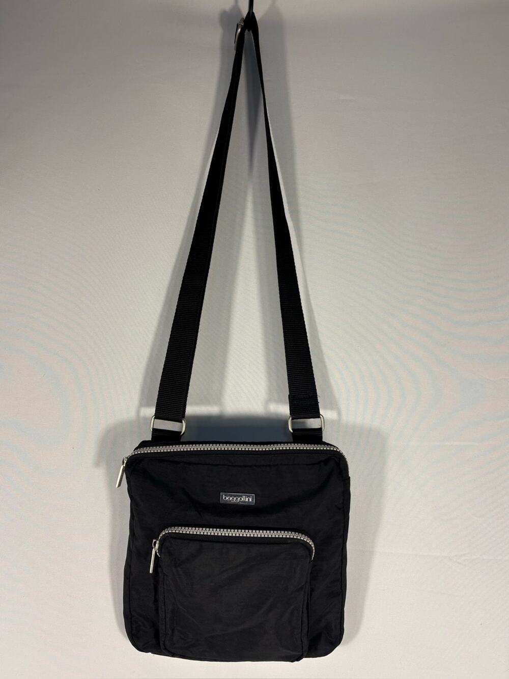 Baggallini Black Nylon Crossbody Travel Bag Organizer Purse Lightweight P1